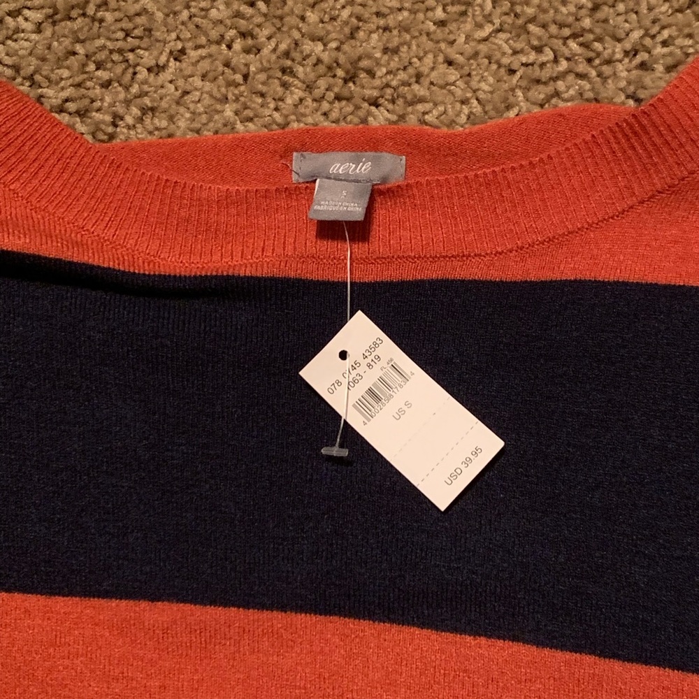 sweater - Picture 2 of 3